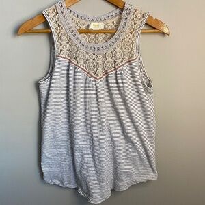 Maeve by Anthropologie Women's White/Stripe Lace Neck Sleeveless Top Size Medium